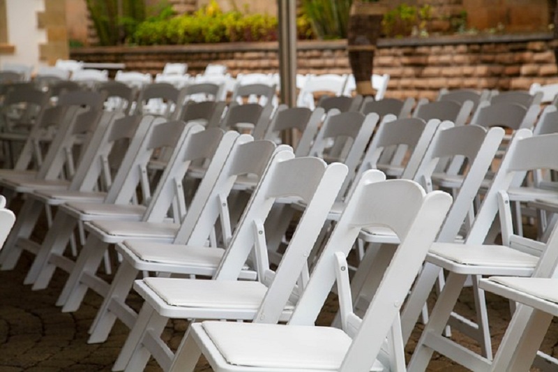 Meranti Wooden Chairs, Make the Terrace Look of the House Beautiful 