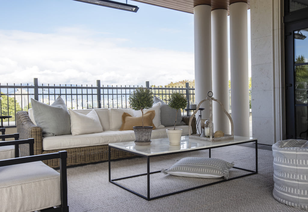 Elevate Your Outdoor Space with Chic Furnishings (1)